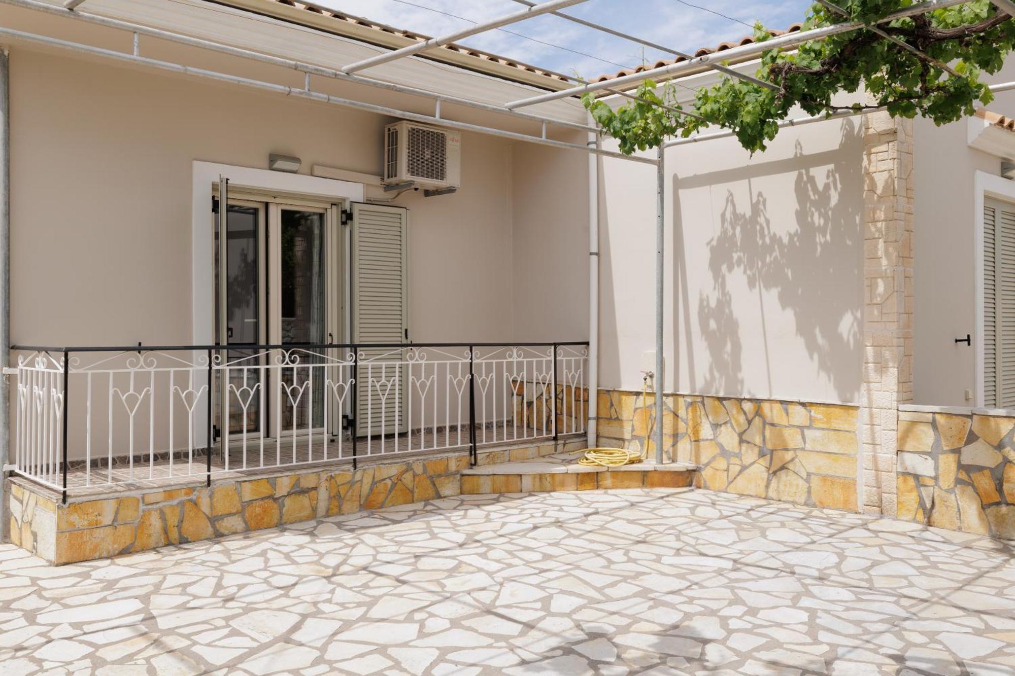 Santos Luxury Apartments Dassia  Exterior foto